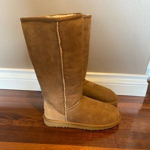 NEW Women’s Ugg Classic Tall Chestnut Boot, Size 8